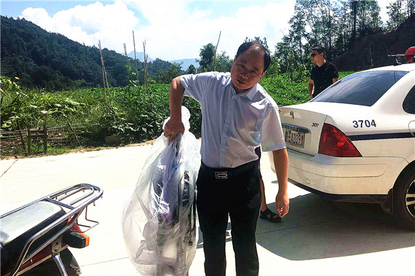 扶贫2.jpg 扶贫2.jpg