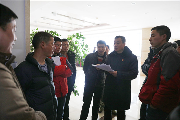与民工沟通.JPG