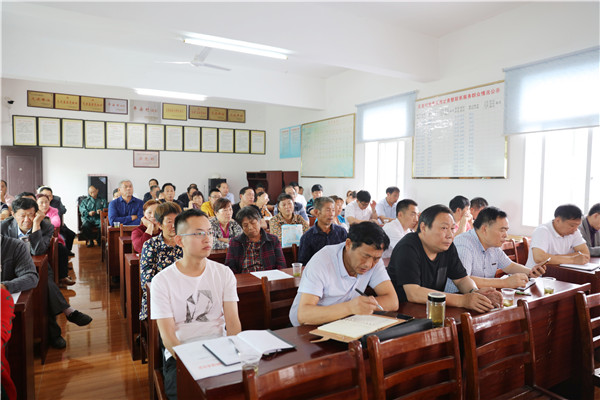 村民旁听.JPG