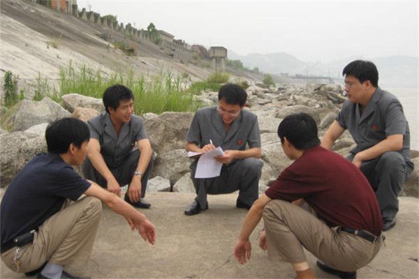 2006年外出办案.jpg