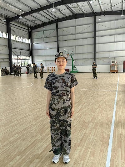 邹梅运.jpg